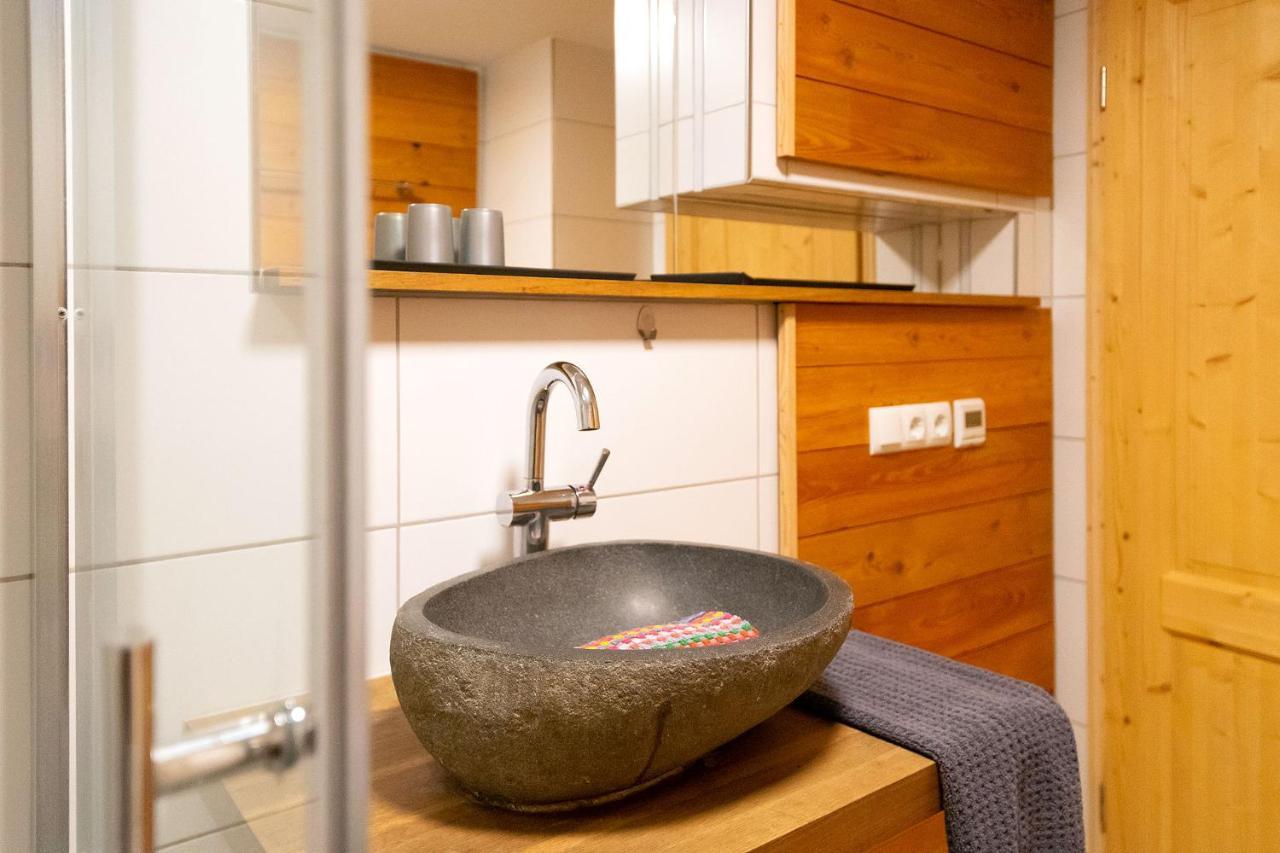 Alpen-Hostel - Apartment Talstation Mit Motorradvermietung Memmingen Bagian luar foto