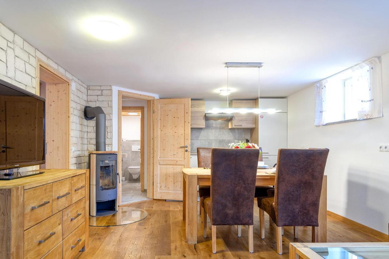 Alpen-Hostel - Apartment Talstation Mit Motorradvermietung Memmingen Bagian luar foto