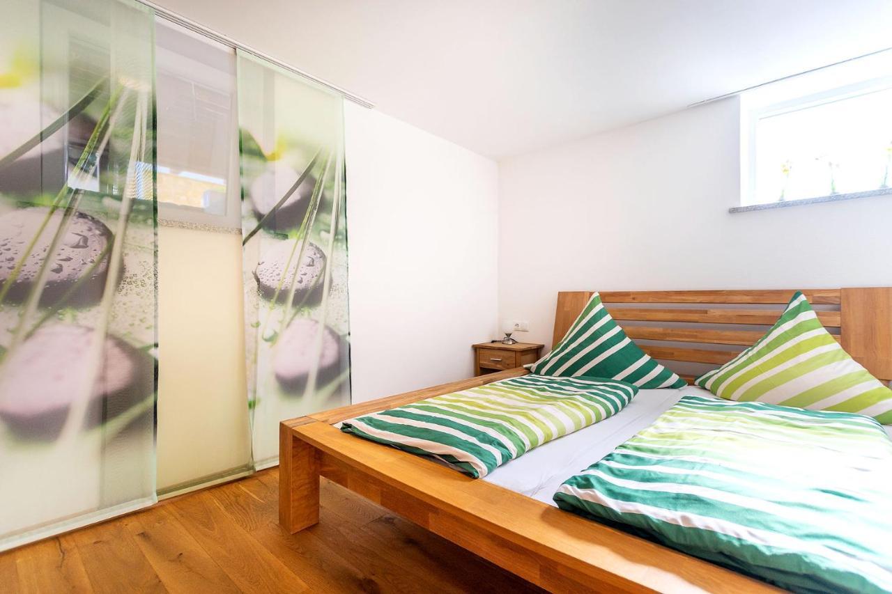 Alpen-Hostel - Apartment Talstation Mit Motorradvermietung Memmingen Bagian luar foto