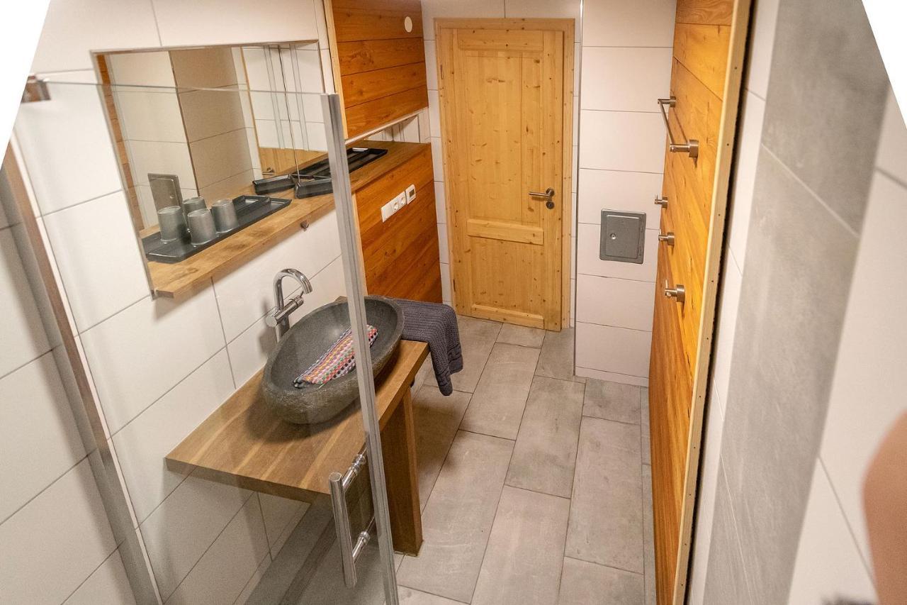 Alpen-Hostel - Apartment Talstation Mit Motorradvermietung Memmingen Bagian luar foto