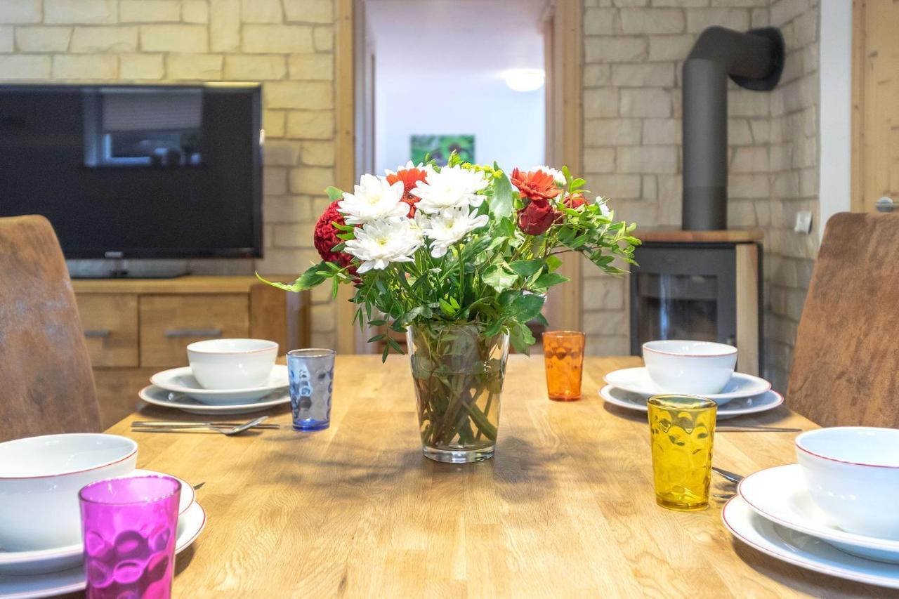 Alpen-Hostel - Apartment Talstation Mit Motorradvermietung Memmingen Bagian luar foto
