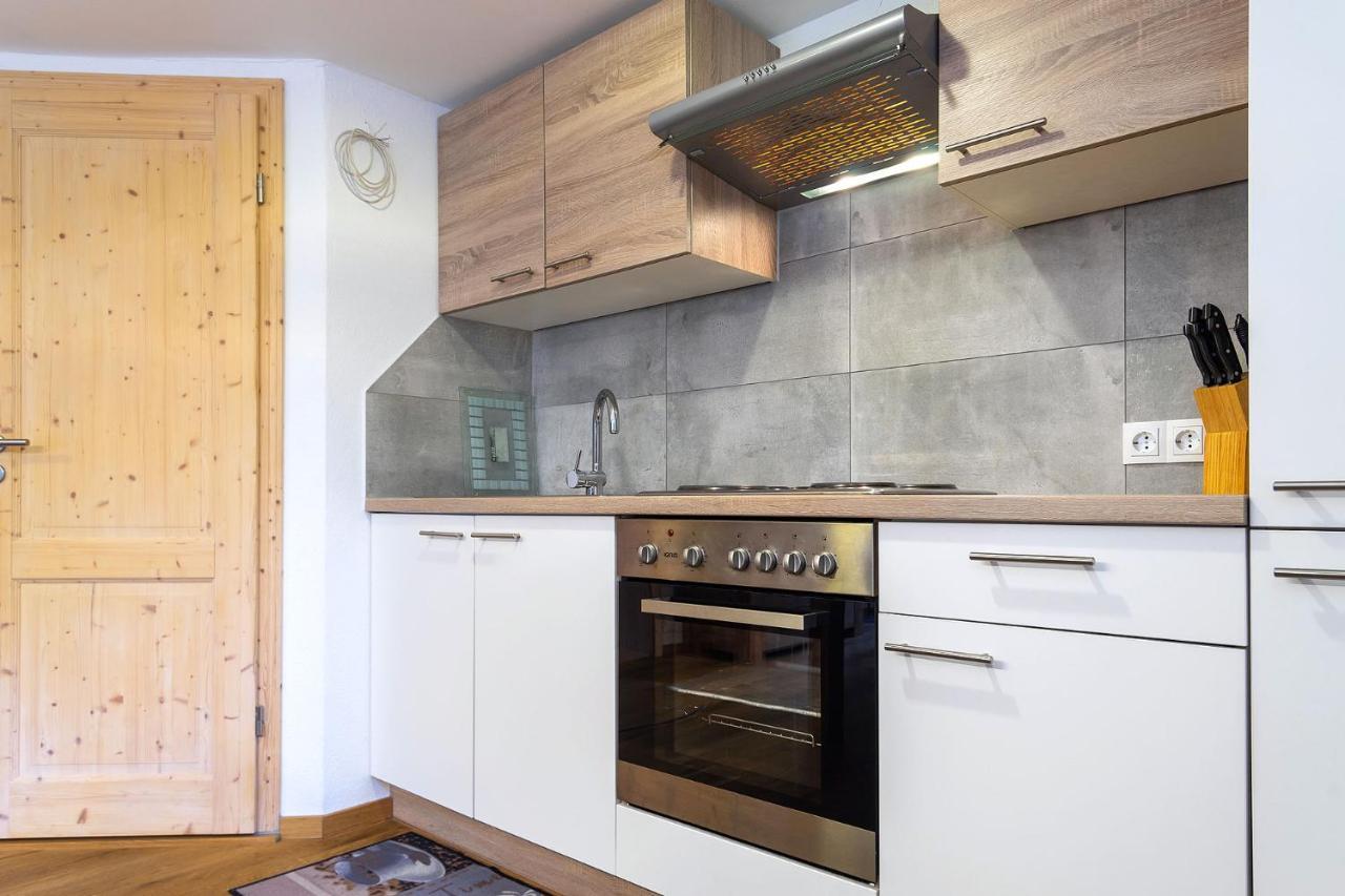 Alpen-Hostel - Apartment Talstation Mit Motorradvermietung Memmingen Bagian luar foto
