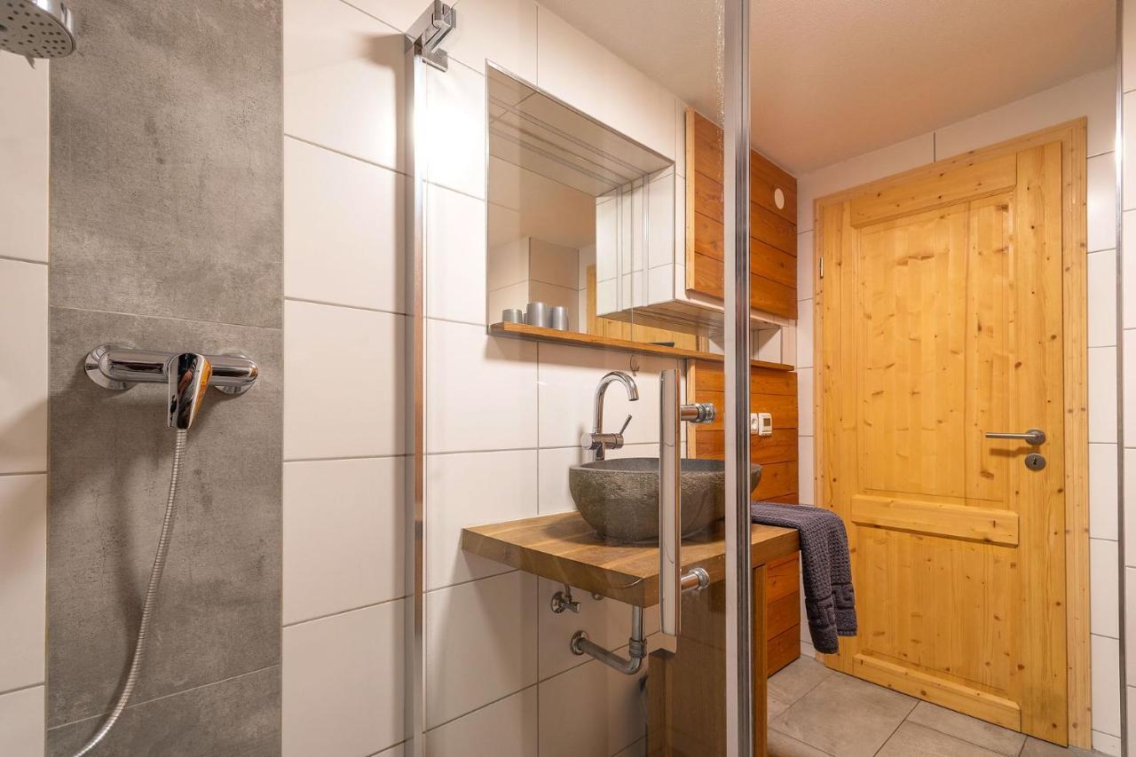 Alpen-Hostel - Apartment Talstation Mit Motorradvermietung Memmingen Bagian luar foto