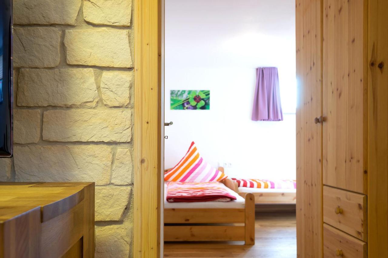 Alpen-Hostel - Apartment Talstation Mit Motorradvermietung Memmingen Bagian luar foto