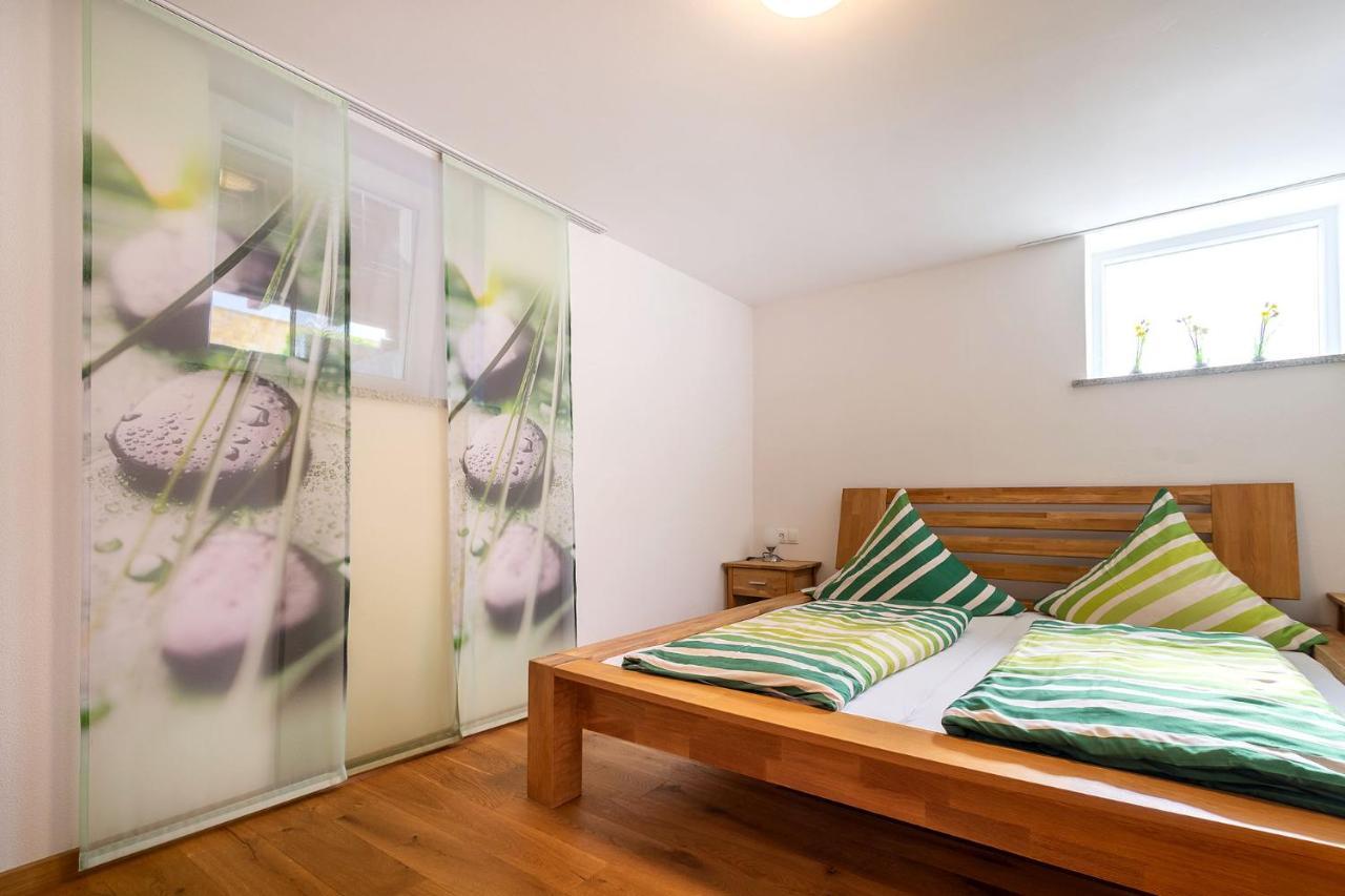 Alpen-Hostel - Apartment Talstation Mit Motorradvermietung Memmingen Bagian luar foto