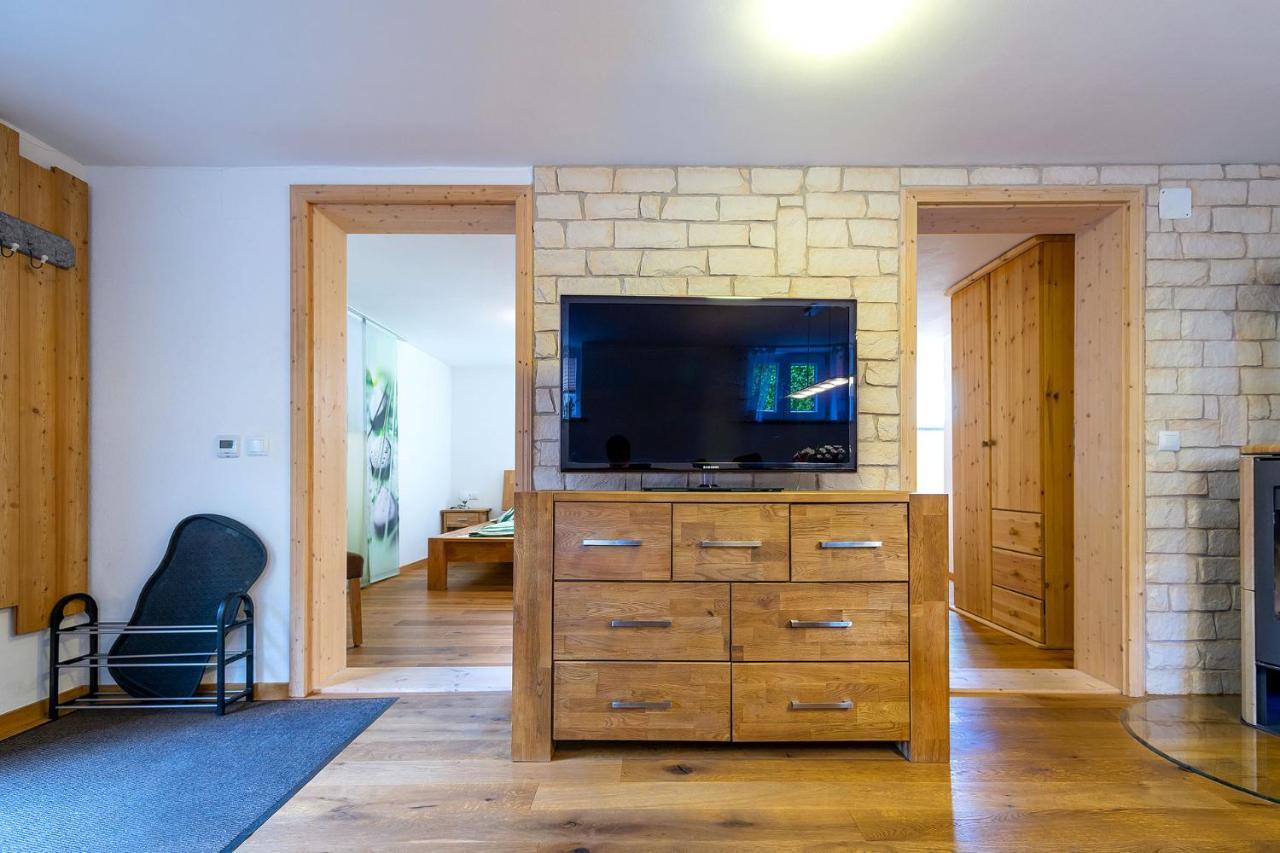 Alpen-Hostel - Apartment Talstation Mit Motorradvermietung Memmingen Bagian luar foto