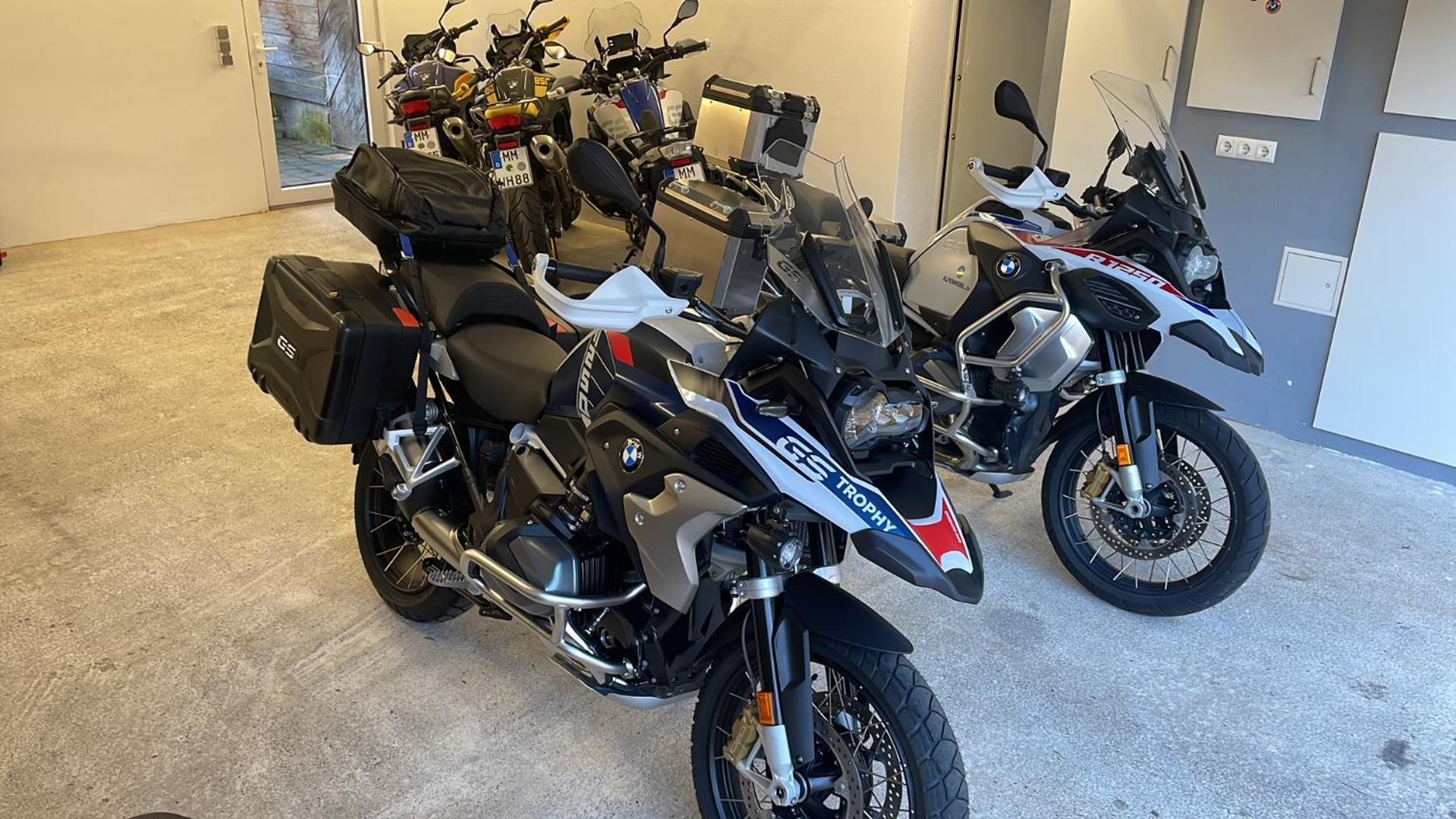 Alpen-Hostel - Apartment Talstation Mit Motorradvermietung Memmingen Bagian luar foto