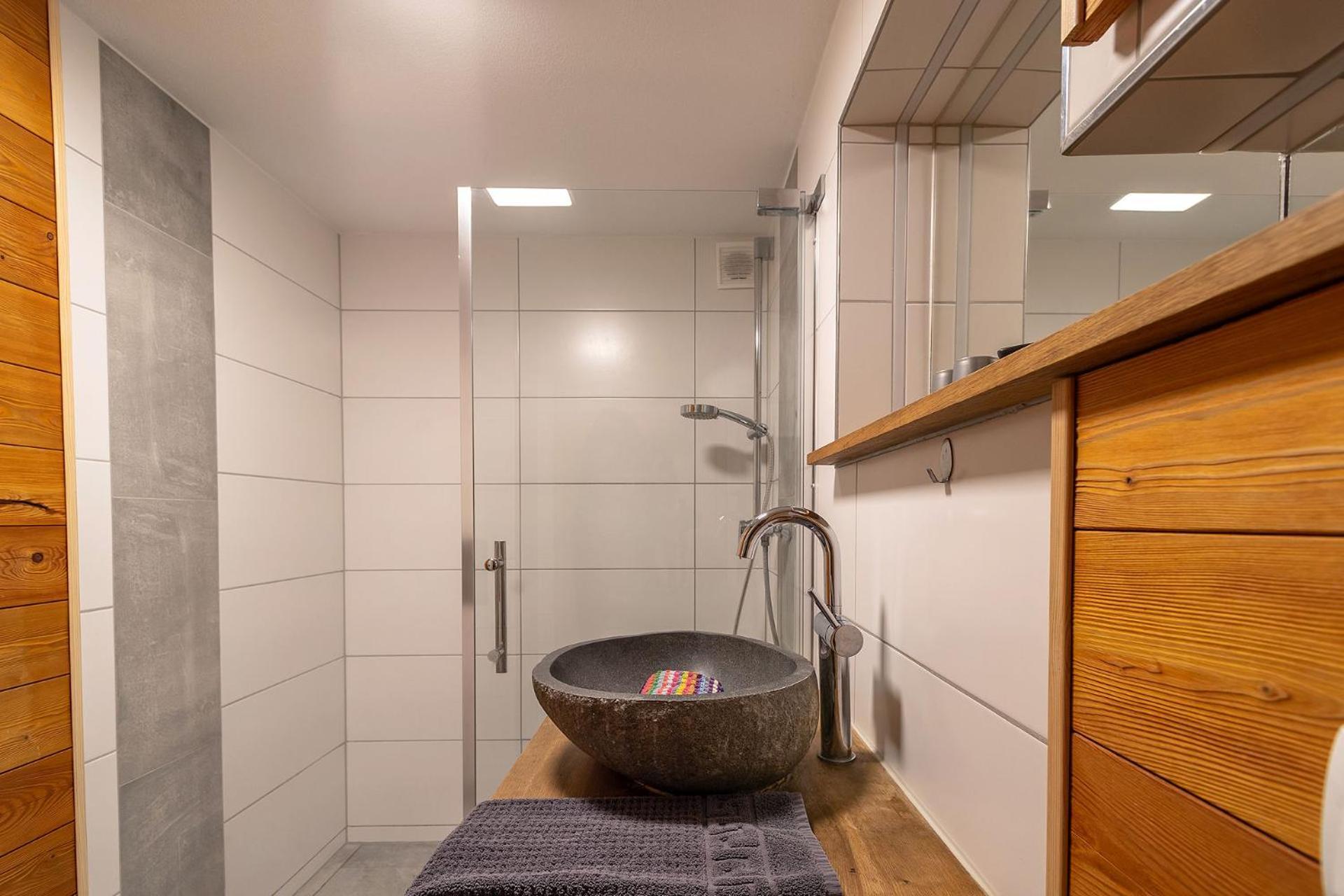 Alpen-Hostel - Apartment Talstation Mit Motorradvermietung Memmingen Bagian luar foto